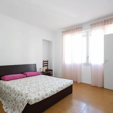 Palazzotto Manzoni Civico 6, In Centro A Due Passi Dal Daire *